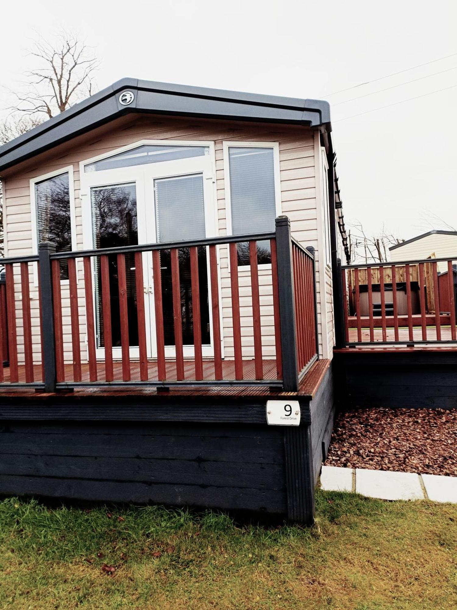 Hillingworth'S Hot Tub Retreat - Lochmaben Villa Dumfries Exterior photo